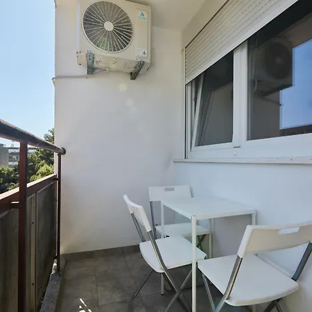 Chill Apartment Split